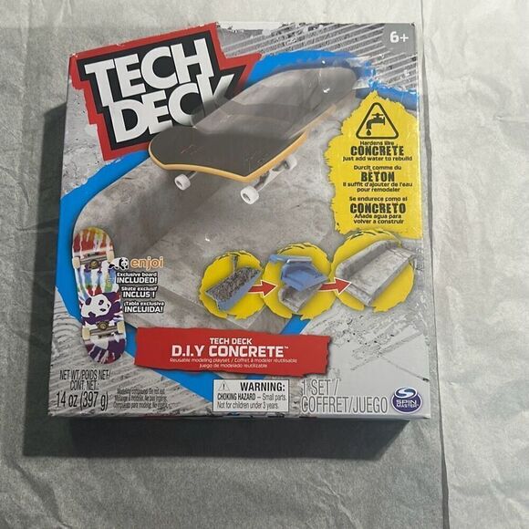 Tech Deck DIY Concrete Fingerboard Skate Spot Exclusive Board Included NEW - Picture 1 of 2